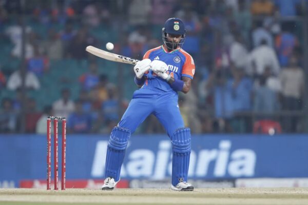 ‘Utter filth’ – Former CSK and England star reacts to Hardik Pandya’s ridiculous no-look ramp shot