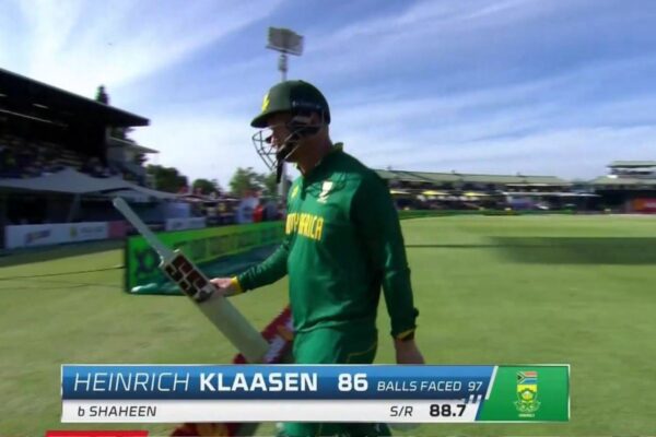 Heinrich Klaasen Furious After Ball Starts To Reverse Early for Pakistan in First ODI in Paarl