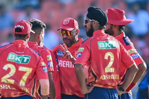 Punjab Kings Duo Go Head to Head in Big Bash League: Veteran All-rounder’s Fifty Trumps Rising Pace Sensation’s Four-wicket Haul