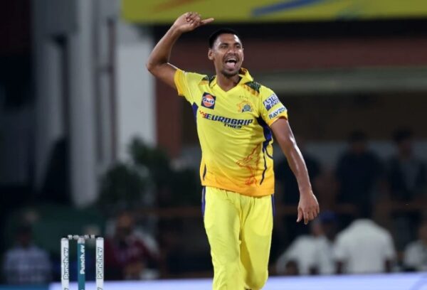 3 Fast Bowlers Who Could Come In As Replacements In IPL 2025