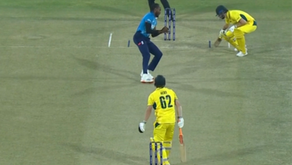 Injury scare for England! Jofra Archer Winces in Pain After A Stunning Return Catch vs Australia in Champions Trophy 2025 [WATCH]