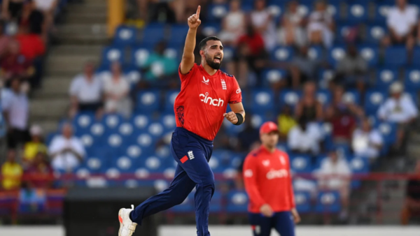 3 Teams That Could Pick England Pacer Saqib Mahmood as a Replacement in IPL 2025
