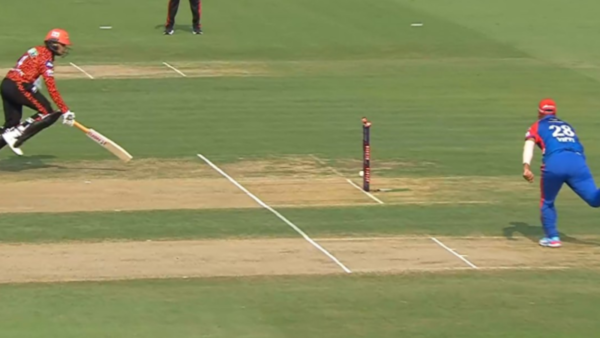 Brainfade from Travis Head and Abhishek Sharma Leads to Silly Run Out in DC vs SRH IPL 2025 Game [WATCH]