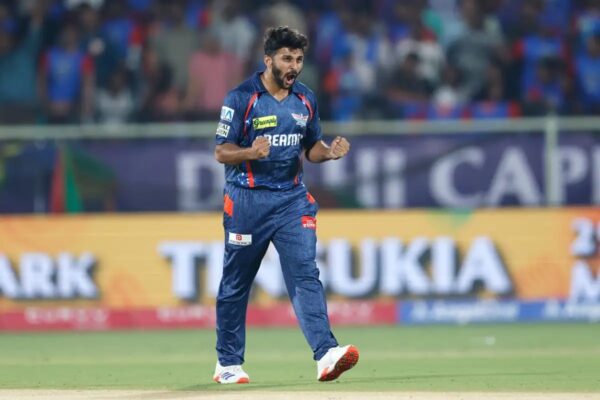 ‘Strike Bowler Lord Shardul’ – LSG Fans Ecstatic as Shardul Thakur Shuts Up SRH in Hyderabad with Abhishek Sharma, Ishan Kishan wickets