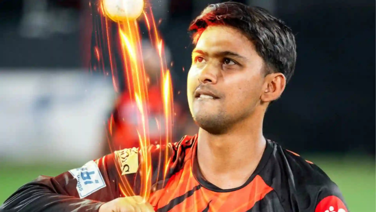A 25-year-old leg spinner from Lucknow, Uttar Pradesh, Zeeshan Ansari played in the U-19 World Cup 2016 with Rishabh Pant.