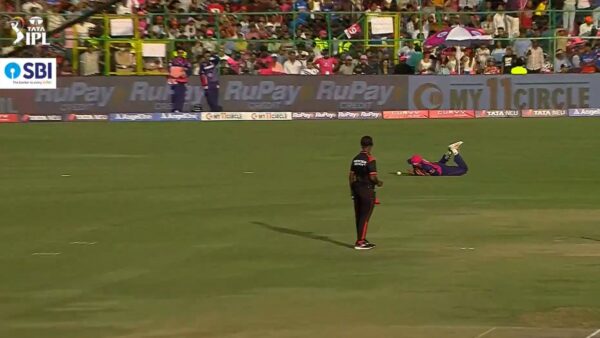 Dropped Catch, Missed Runout on One Ball; Yashasvi Jaiswal Gifts Phil Salt Big Lifeline During RR vs RCB IPL 2025 Clash