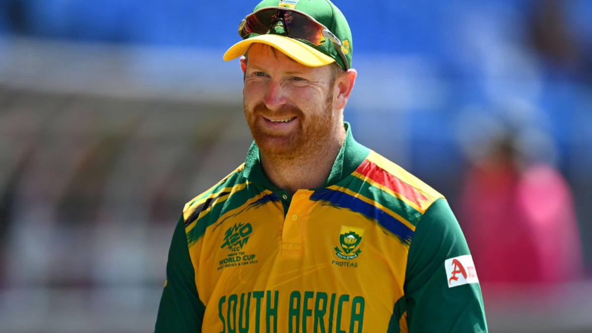 Heinrich Klaasen opted not to sign a national contract and was absent from the 20-player list contracted for the 2025-26 season.