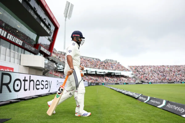 7 Times India Batters Braved Injury To Come Out To Bat Ft. Rishabh Pant in Manchester Test