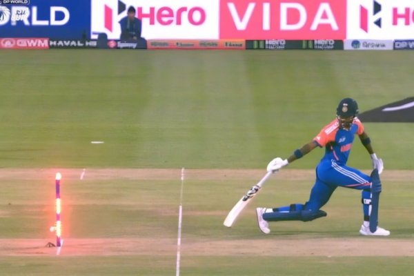Hardik Pandya Run Out At Non-Striker’s End After Sanju Samson’s Perfect Straight Drive in Asia Cup 2025 Clash vs Oman [WATCH]