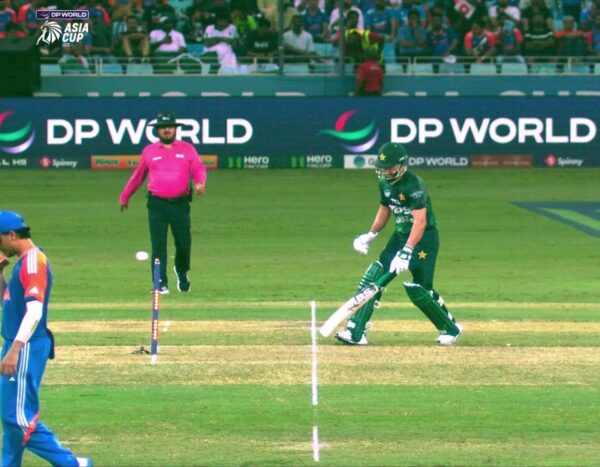 Mohammad Nawaz Caught Strolling, Gets Runout by Suryakumar Yadav in Bizarre Brainfade Moment During IND vs PAK Asia Cup 2025