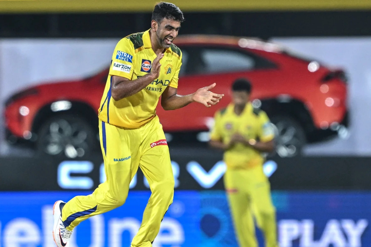 England Wicketkeeper Sam Billings Warns To ‘Mute TVs’ When Ravichandran Ashwin Bowls for Sydney Thunder in BBL 202526