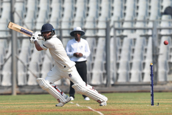 Rinku Singh Smashes 165, Prithvi Shaw Scores Fifty; Prabhsimran Singh and Karun Nair Among Flops in Ranji Trophy